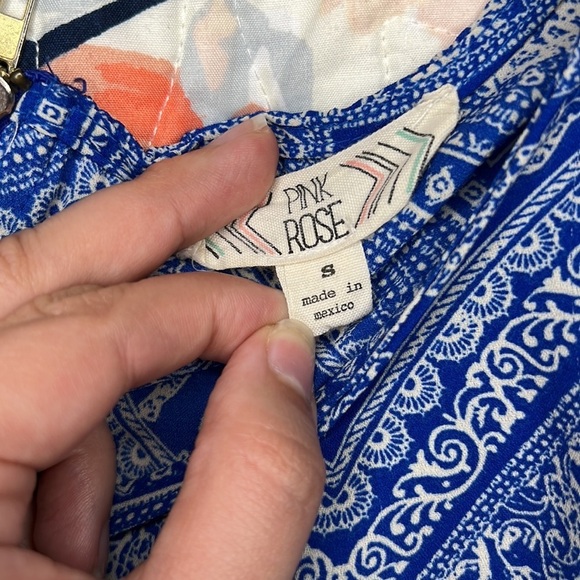 Pink Rose Blouse tshirt blue and white design small - Picture 5 of 6